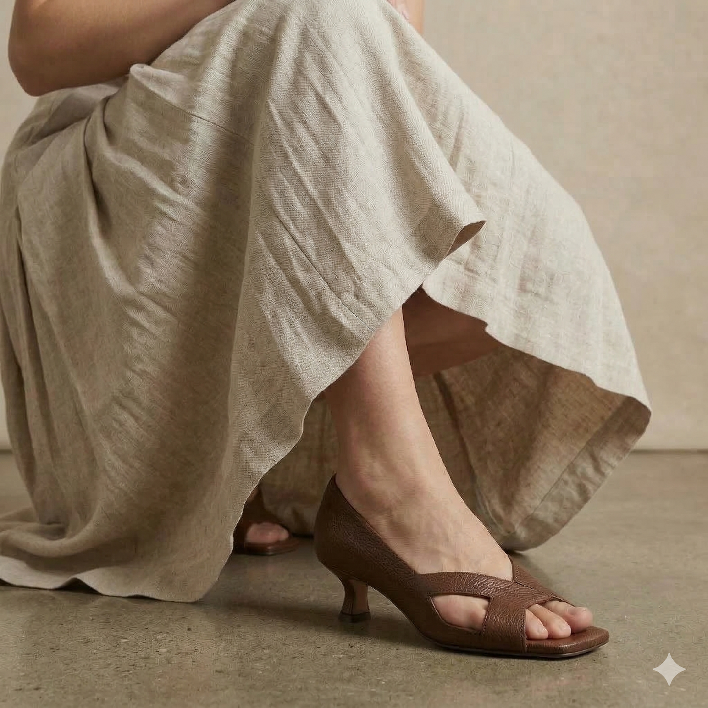 The Cross Front Heel (Brown)
